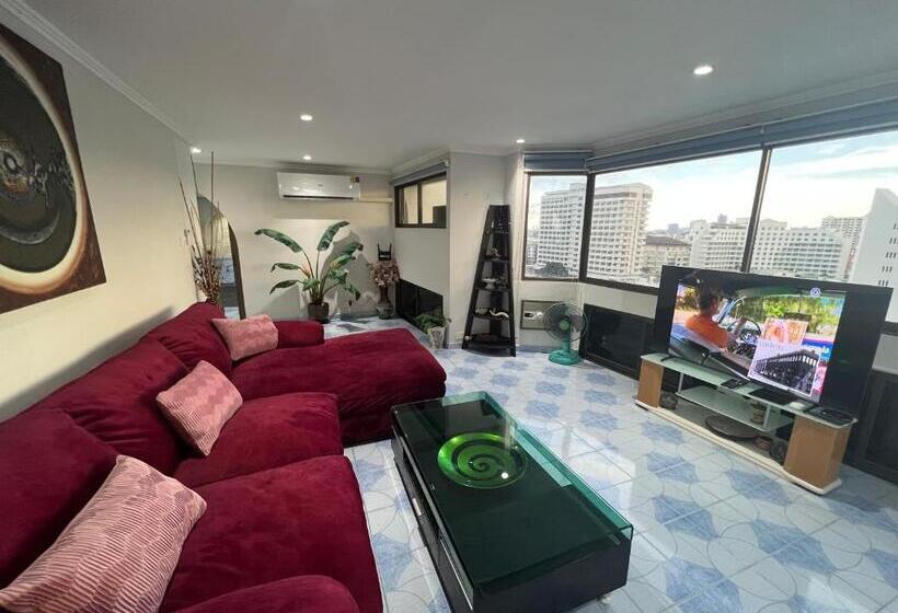 1 Bedroom Apartment Sea View, Pattaya Beach Condo