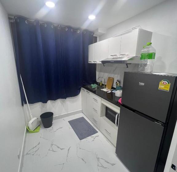 Escritório Estándar, Pattaya Beach Condo