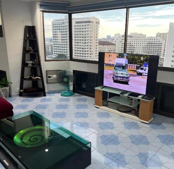 1 Bedroom Apartment Sea View, Pattaya Beach Condo