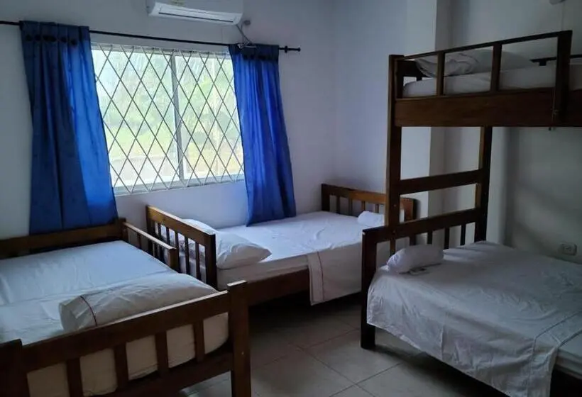 Perhehuone, Olamar Hostal