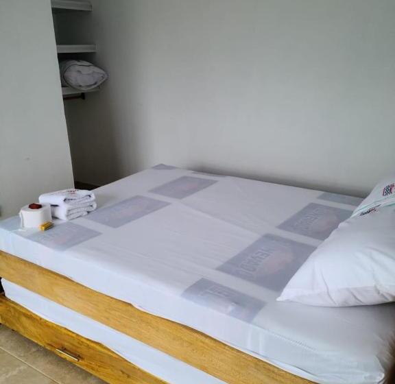 Четырехместный Номер Стандарт, Olamar Hostal