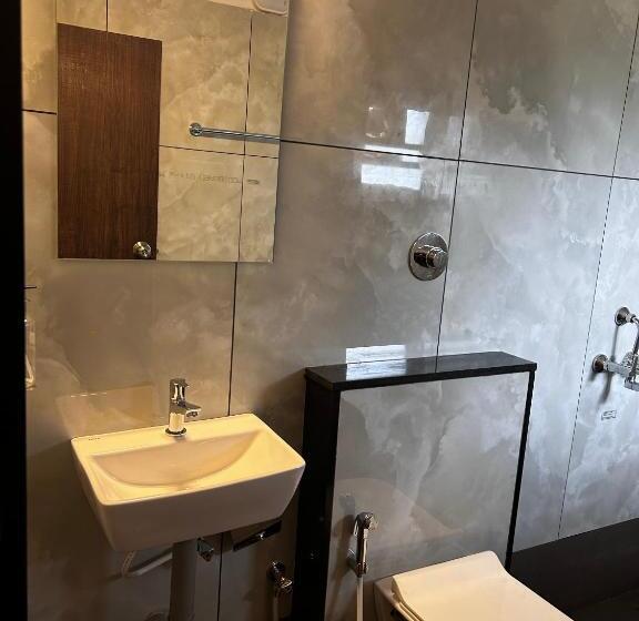 标准工作室, Shoolin Palace