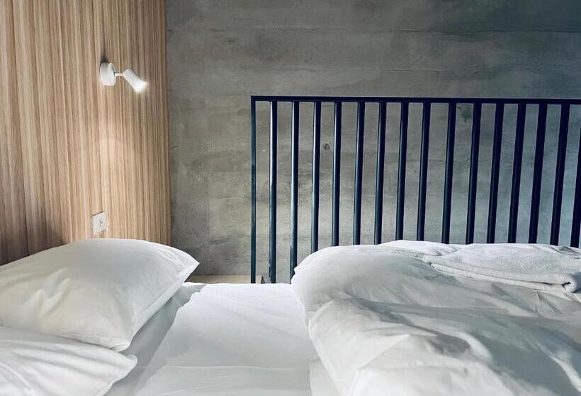 اتاق خانوادگی, Sasa Youth Hostel