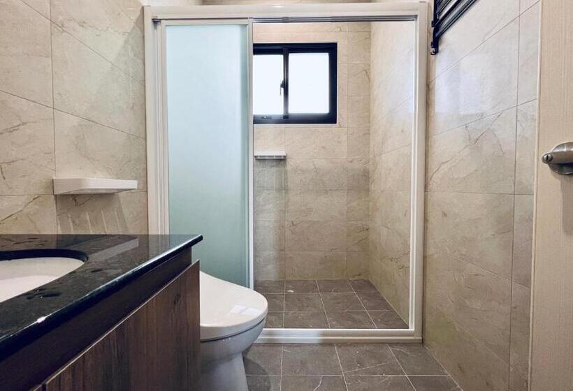 اتاق خانوادگی, Sasa Youth Hostel