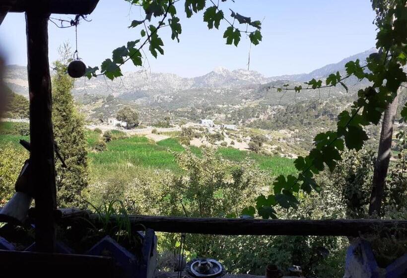 اتاق خانوادگی, Gîte De Montagne Azilane