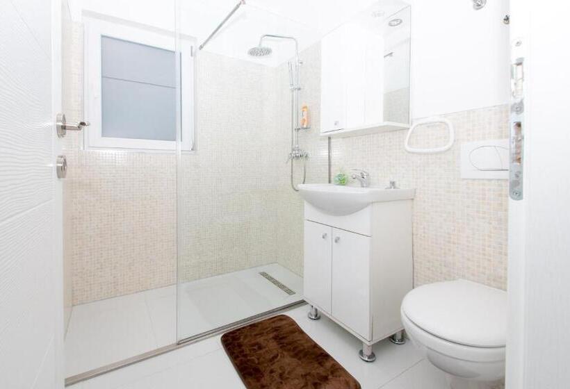 آپارتمان 1 خوابه با بالکن, Hazam Apartmani