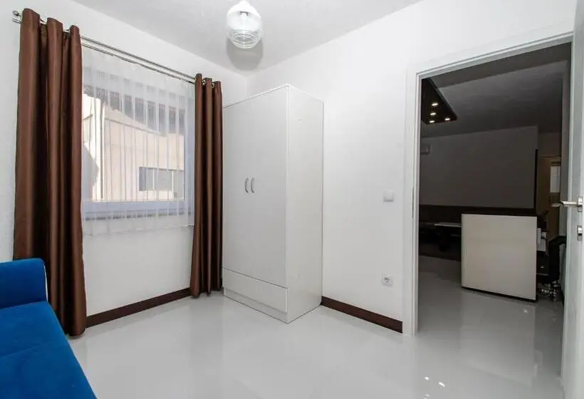 آپارتمان 1 خوابه با بالکن, Hazam Apartmani