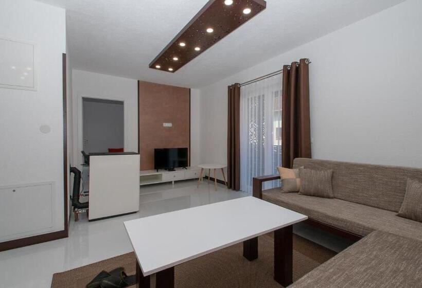דירה בת חדר שינה 1 עם מרפסת, Hazam Apartmani