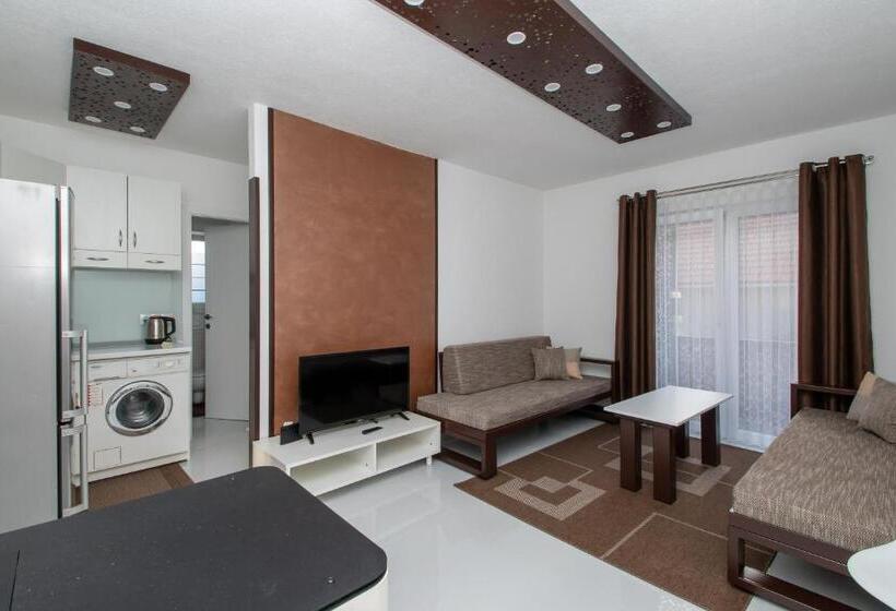 آپارتمان 1 خوابه با بالکن, Hazam Apartmani