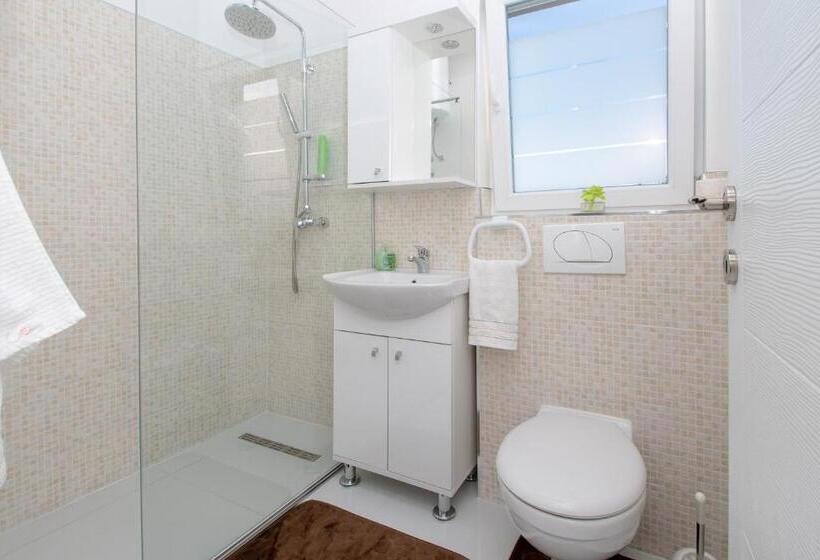 آپارتمان 1 خوابه با بالکن, Hazam Apartmani