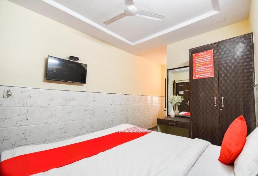 트리플 클래식 룸, Oyo Anjani Mahal Guest House
