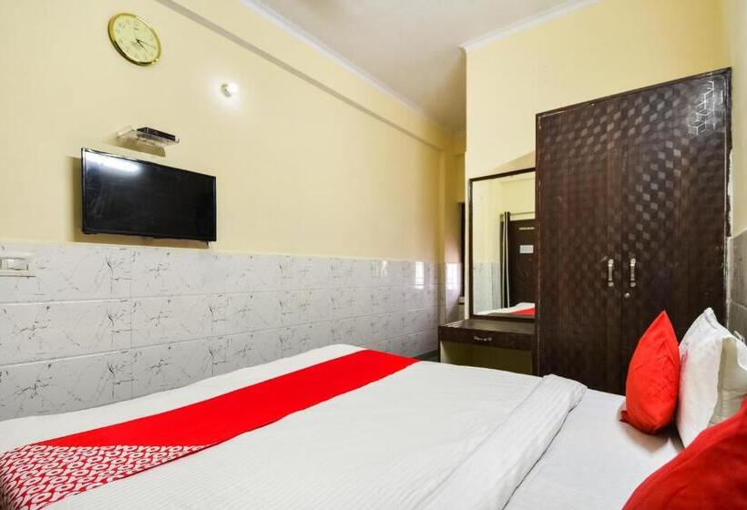 트리플 클래식 룸, Oyo Anjani Mahal Guest House