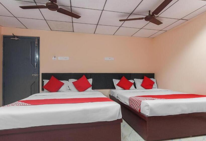 トリプルクラシックルーム, Oyo Flagship M. P Residency