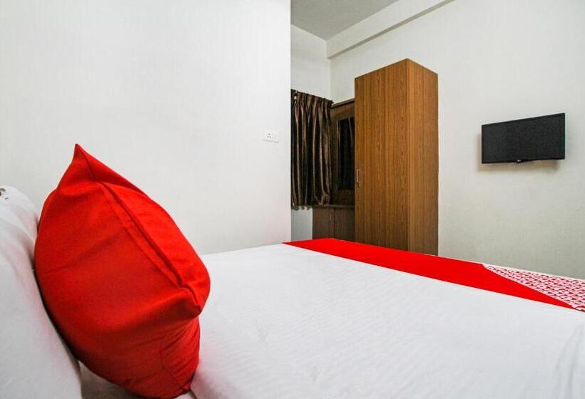 트리플 클래식 룸, Oyo Sree Laxmi In