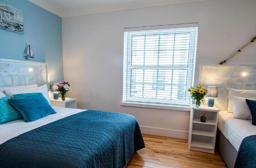 标准间, The Addresse On The Beach