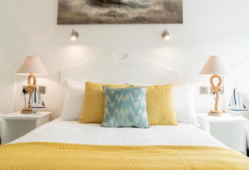 패밀리 룸, The Addresse On The Beach