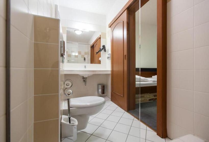 标准间, Vinař Kurdějov