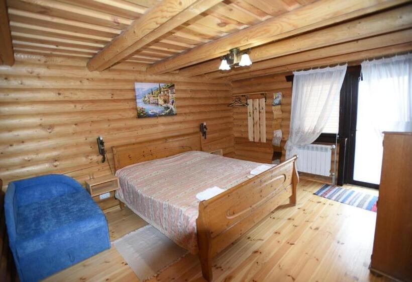 Lüks Üç Kişilik Oda, садиба арсентій