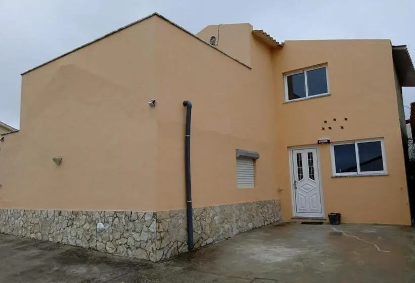 Talo 2 Makuuhuonetta, Alcôa House