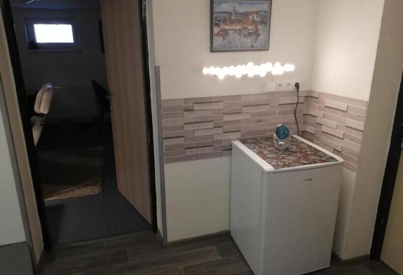 １ベッドルームのデラックスアパートメント, Apartmán V Suterénu