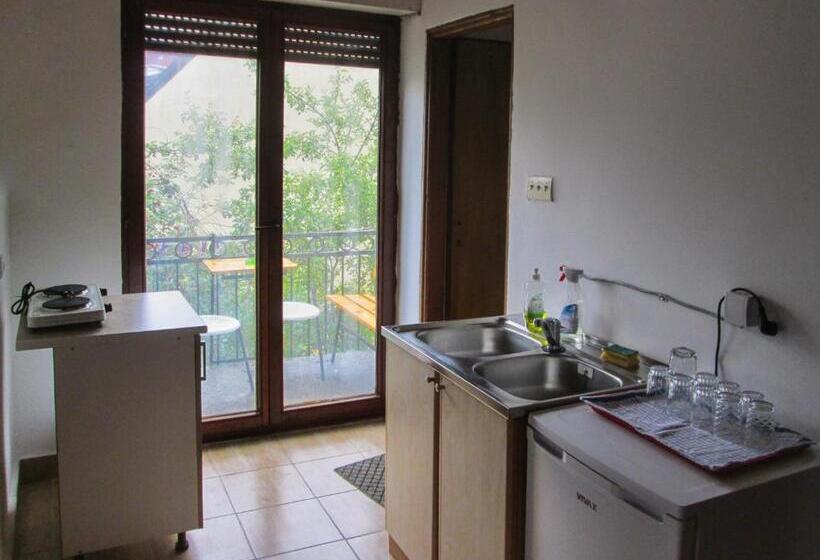 اتاق استاندارد سه نفره, Guesthouse Mirkovic