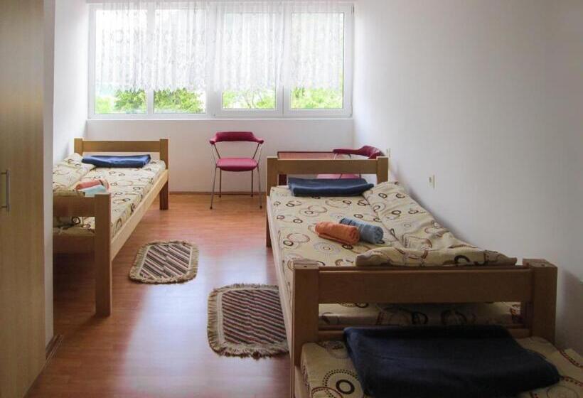 اتاق استاندارد سه نفره, Guesthouse Mirkovic