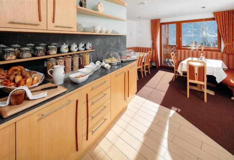 اتاق استاندارد با بالکن, Haus Brigitte