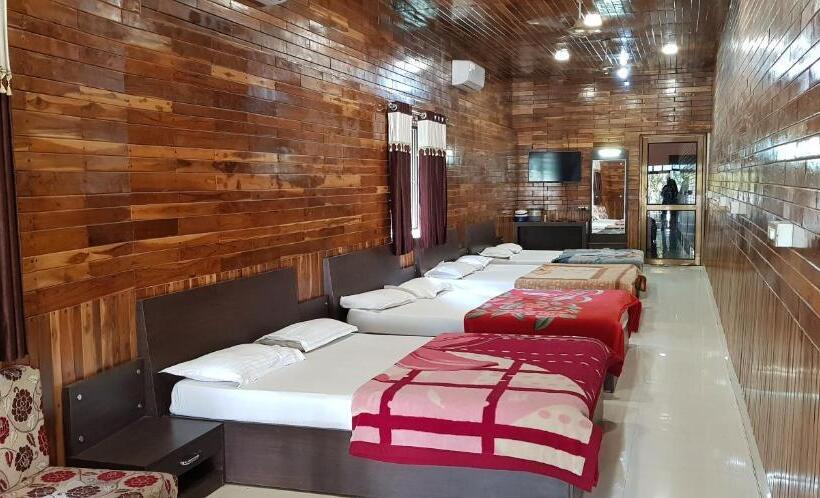 Perhehuone Puutarhanäkymä, Lavish Rooms With Amazing Views Of Nakki Lake