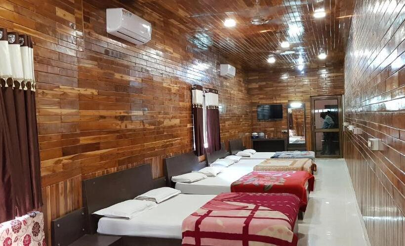 Perhehuone Puutarhanäkymä, Lavish Rooms With Amazing Views Of Nakki Lake