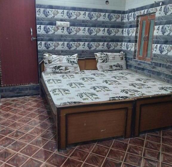 经济房, Radha Krishna Guest House