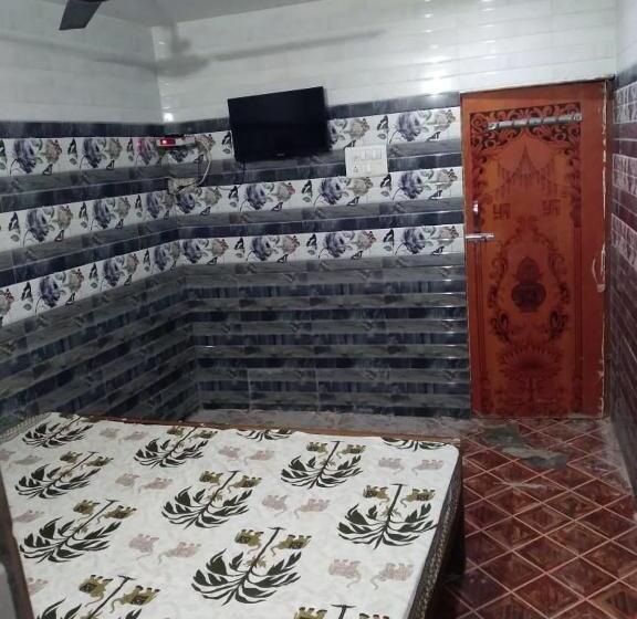 经济房, Radha Krishna Guest House