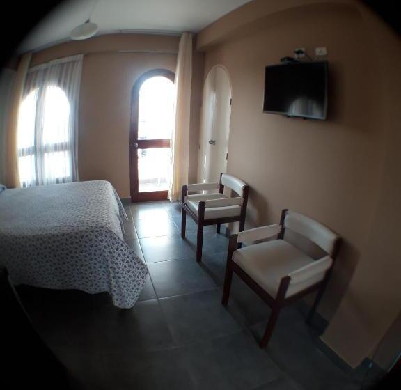 اتاق لوکس با بالکن و چشمانداز دریا, Residencial Maria Bonita