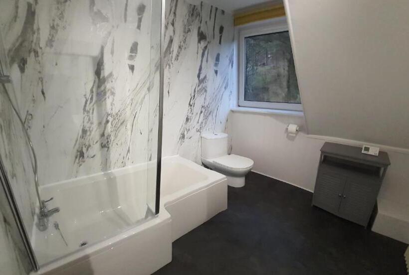 オーシャンビュースタンダードルーム, Skye Picture House