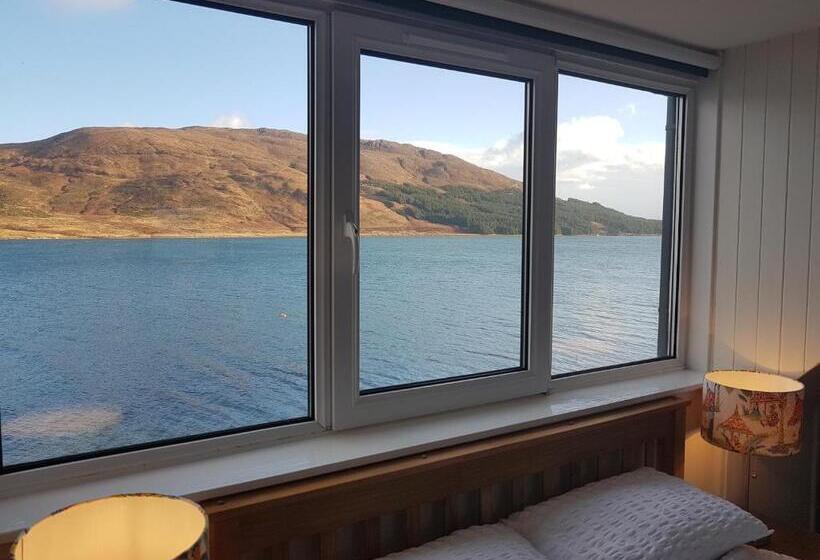 Номер Стандарт Вид на Море, Skye Picture House