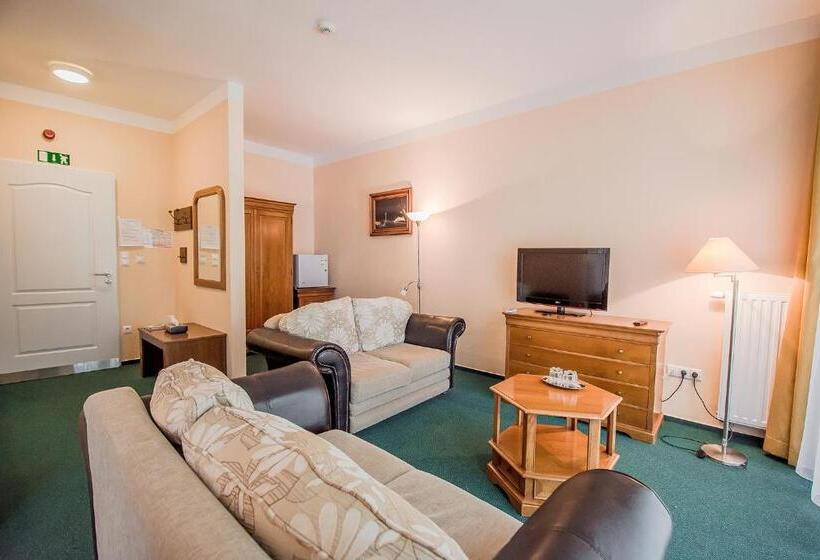 带阳台套房, Sziget Hotel Veránka