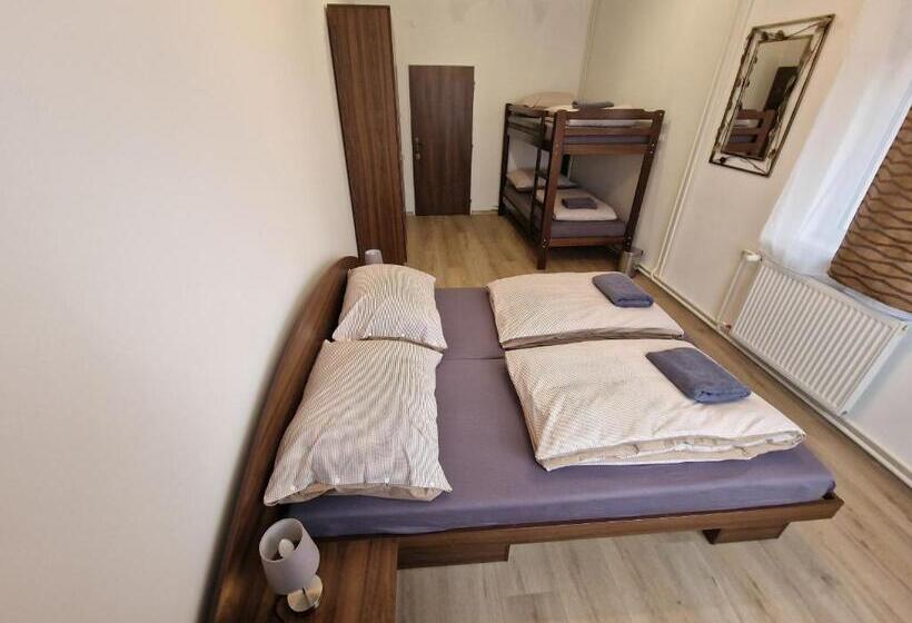 اتاق استاندارد سه نفره, Dom Horskej Služby