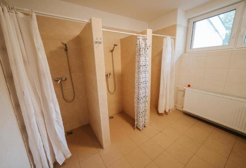 اتاق کلاسیک چهارنفره, Dom Horskej Služby