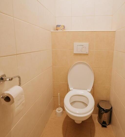 اتاق استاندارد چهار تخته, Dom Horskej Služby