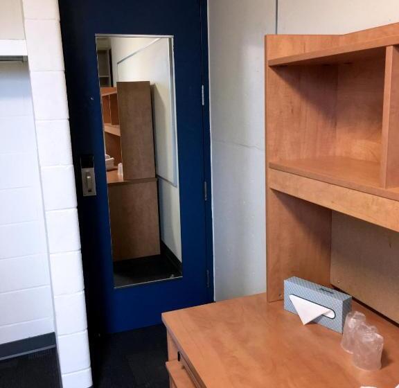 バスルーム共有のシングルスタンダード, Toronto Metropolitan University  Pitman Hall Residence