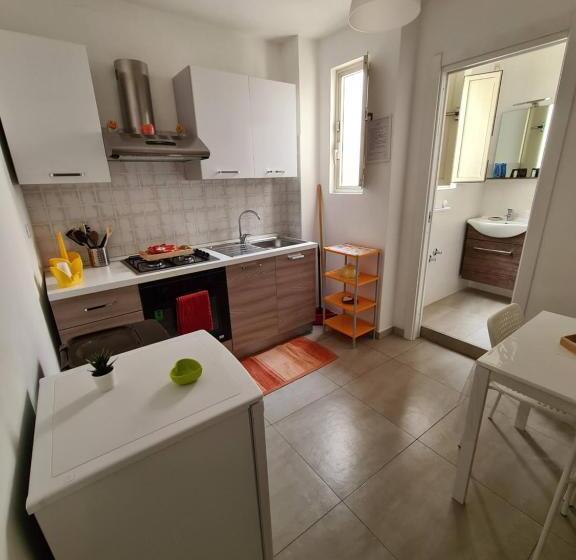 דירת חדר, La Casa Di Totò