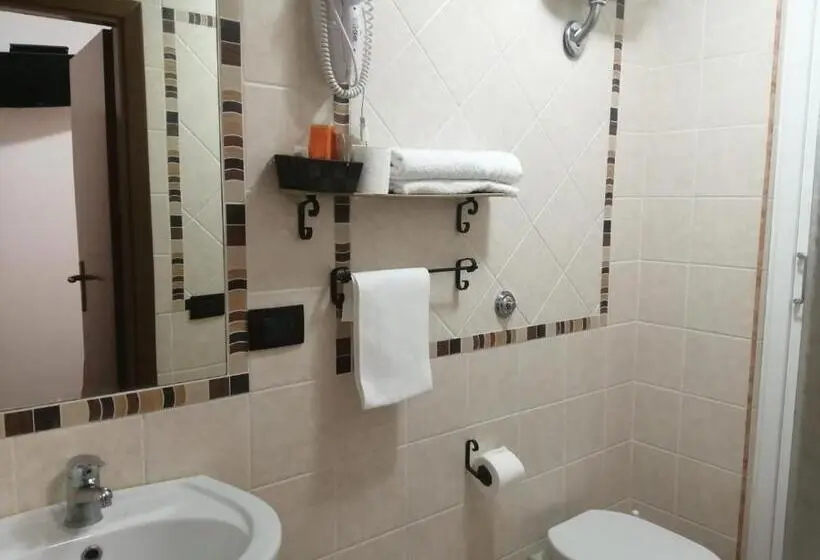 اتاق استاندارد یک نفره, Albergo Ollolai