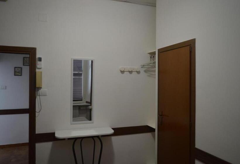 غرفة قياسية فردية, Albergo Ollolai