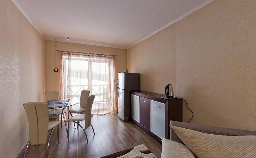 Люкс, Alpen House