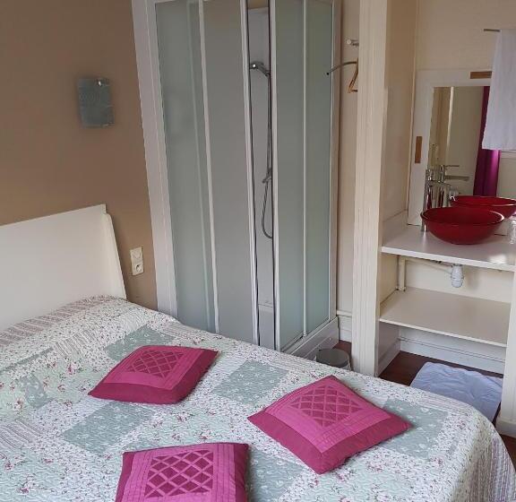 غرفة قياسية حمام مشترك, Des Voyageurs