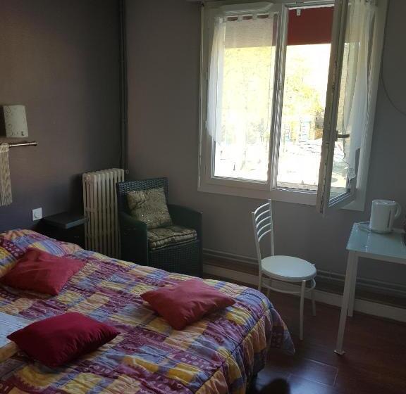 غرفة قياسية حمام مشترك, Des Voyageurs