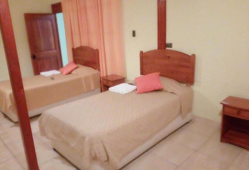 اتاق استاندارد چهار تخته, La Casona