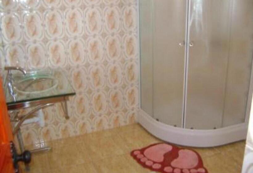 اتاق استاندارد سه نفره, La Casona