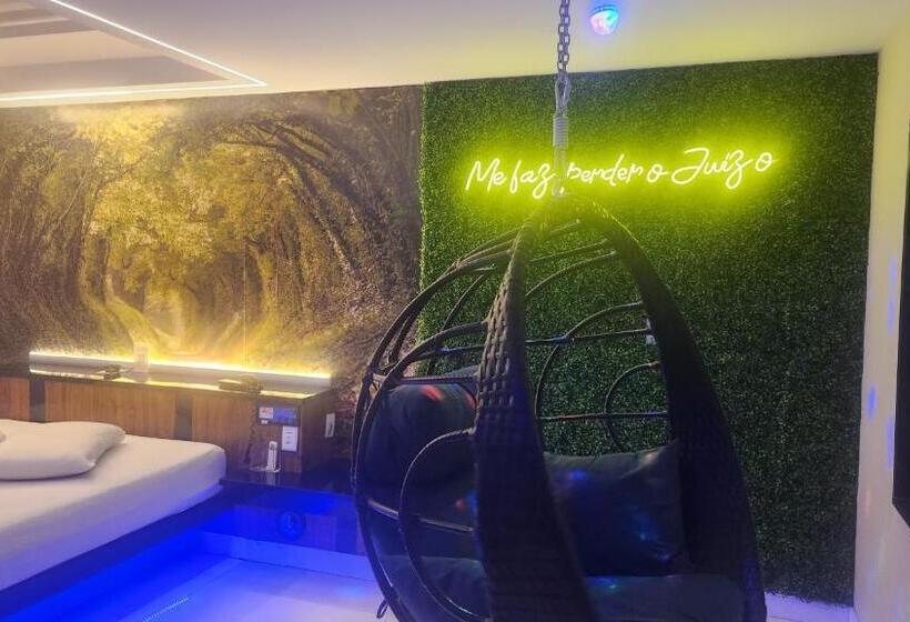 חדר דלוקס, Motel Kamasutra