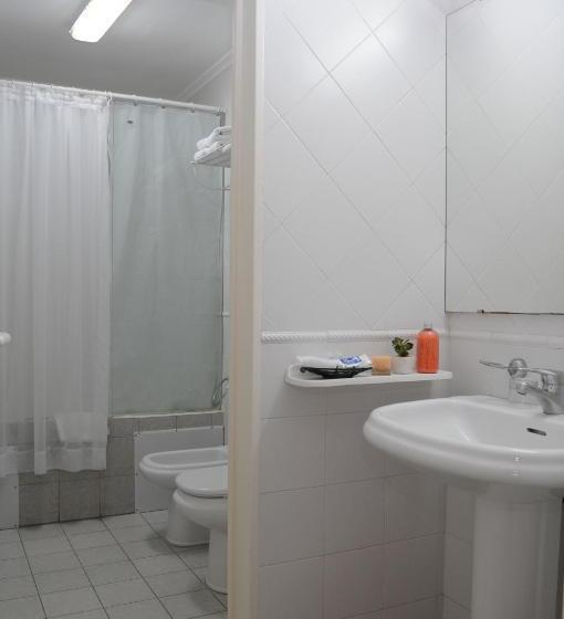 اتاق استاندارد سه نفره, Parra Hotel & Suites