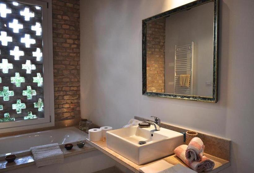 غرفة قياسية, Ca  Del Tajo